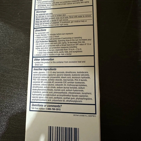 NWT CeraVe Hydrating Mineral Sunscreen 50 Face - Picture 2 of 3